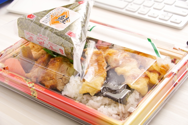 bento and rice ball